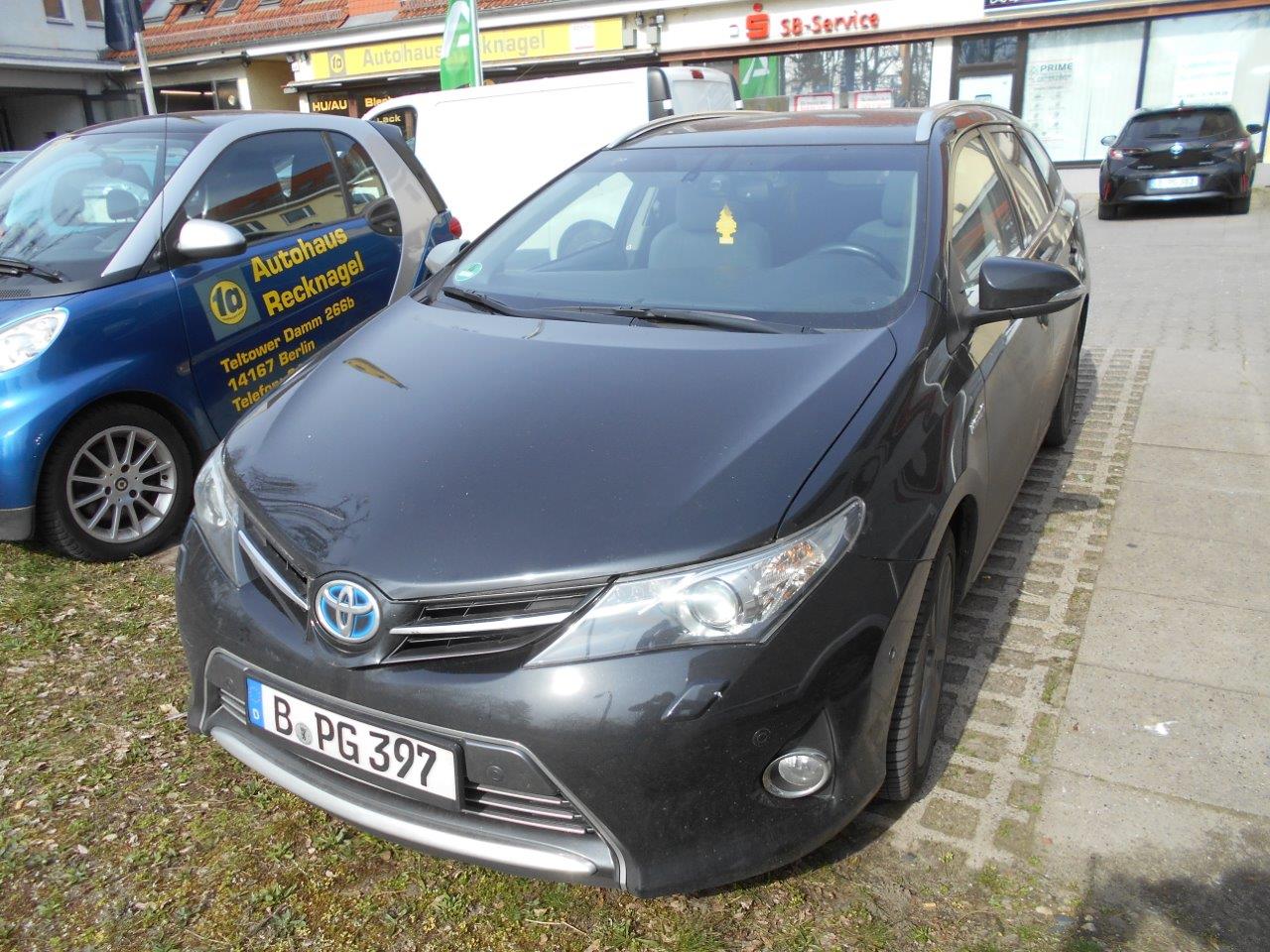 #PIB_09 – Pkw Toyota Auris Hybrid, EZ: 2013